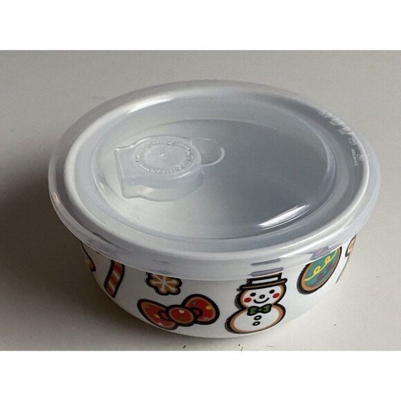 Hello Kitty Christmas Pressure Lid Ceramic Food Storage Bowl Container Small NEW - Picture 8 of 10